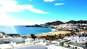 pueblos con playa en andalucía