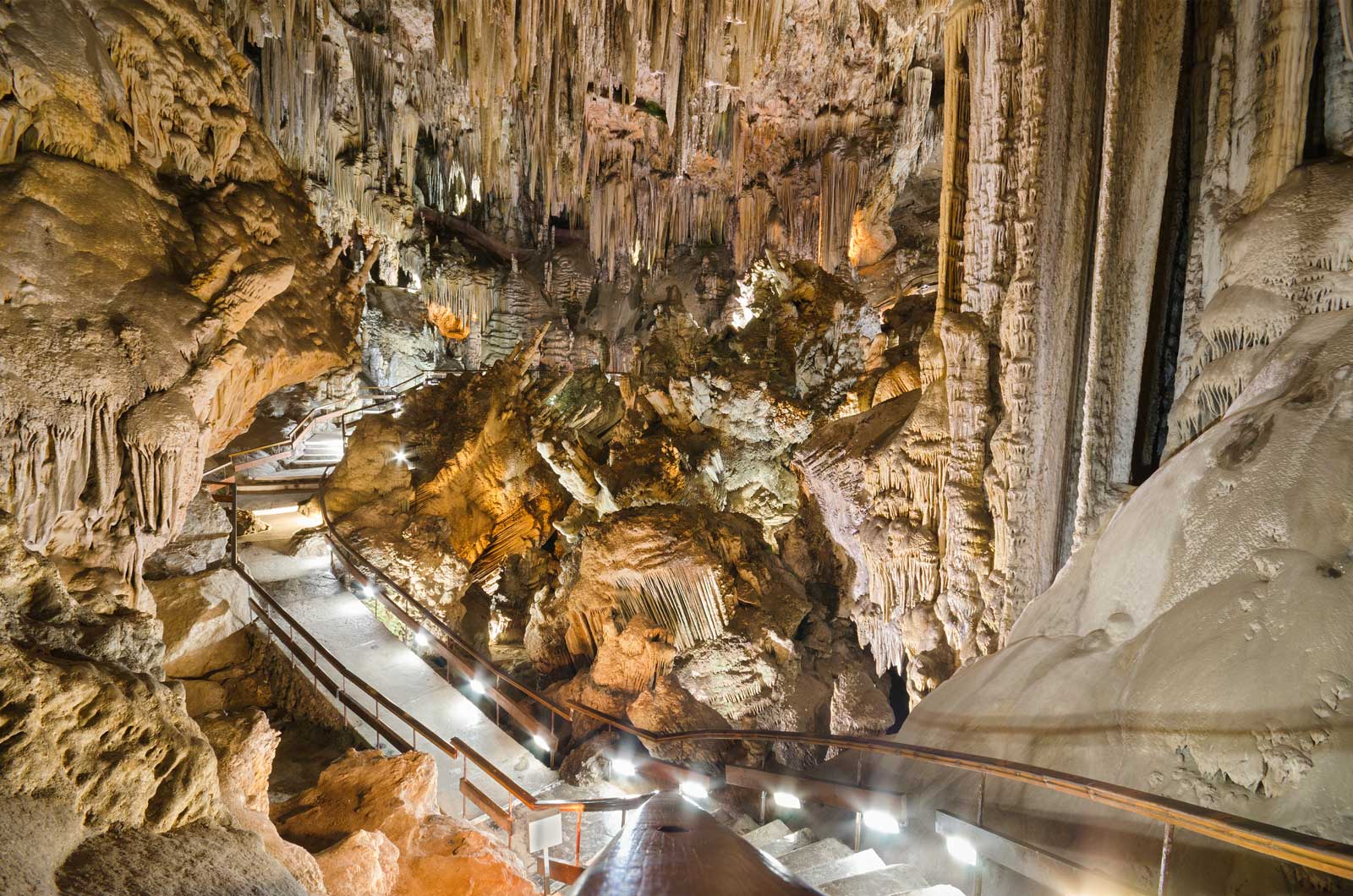 cueva de malaga de nerja