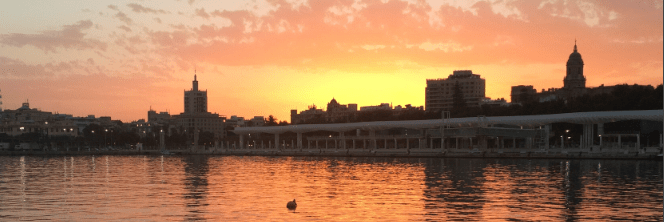 atardecer en puerto de malaga