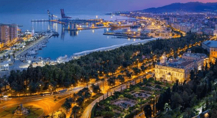 puerto de malaga por la noche